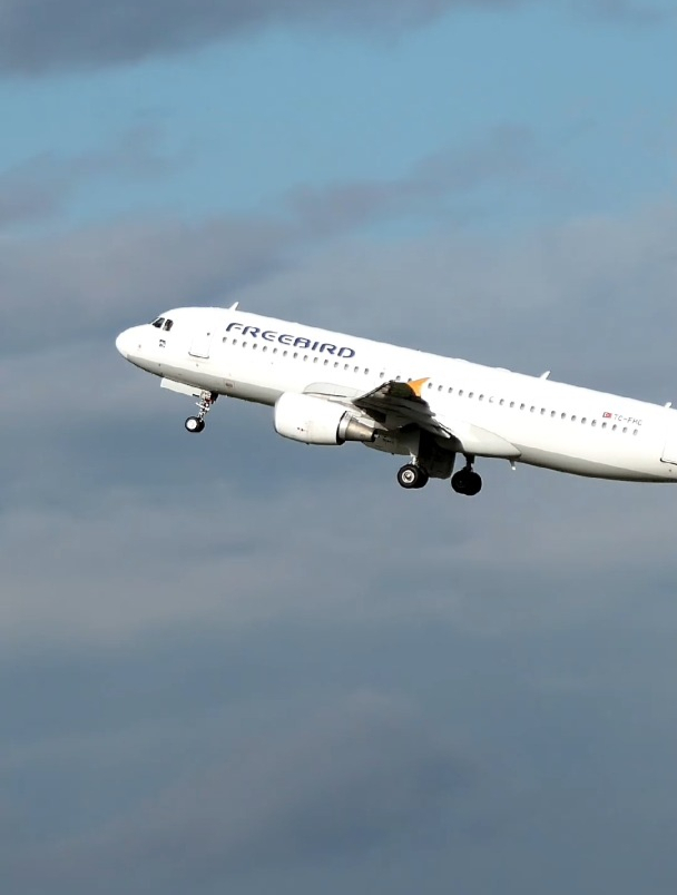 土耳其自由鸟航空,空客a320客机起飞-度小视