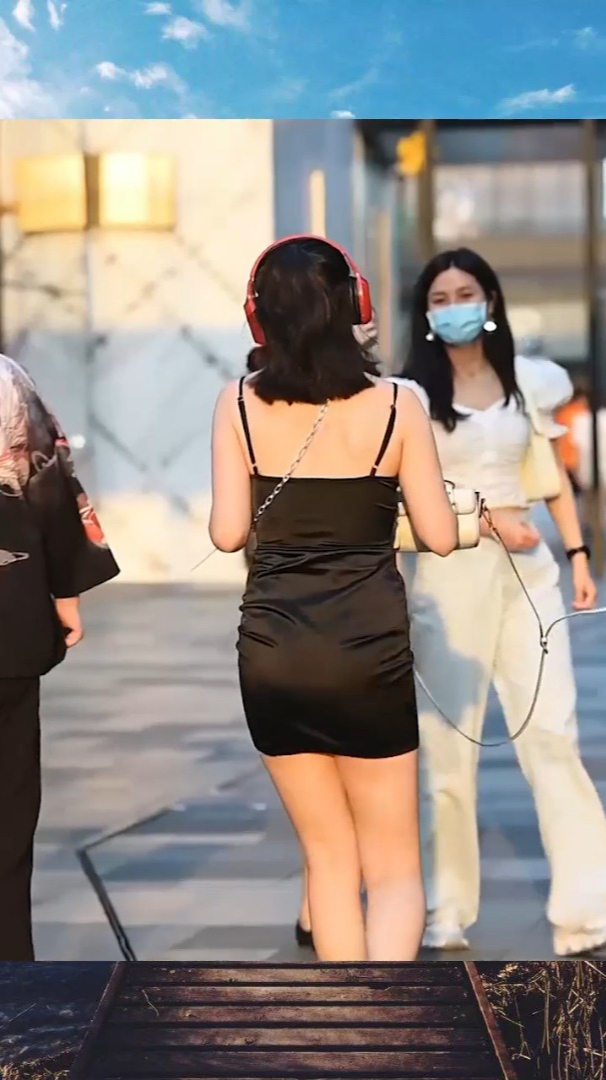 极品微胖:美女大长腿背影杀来一波啊