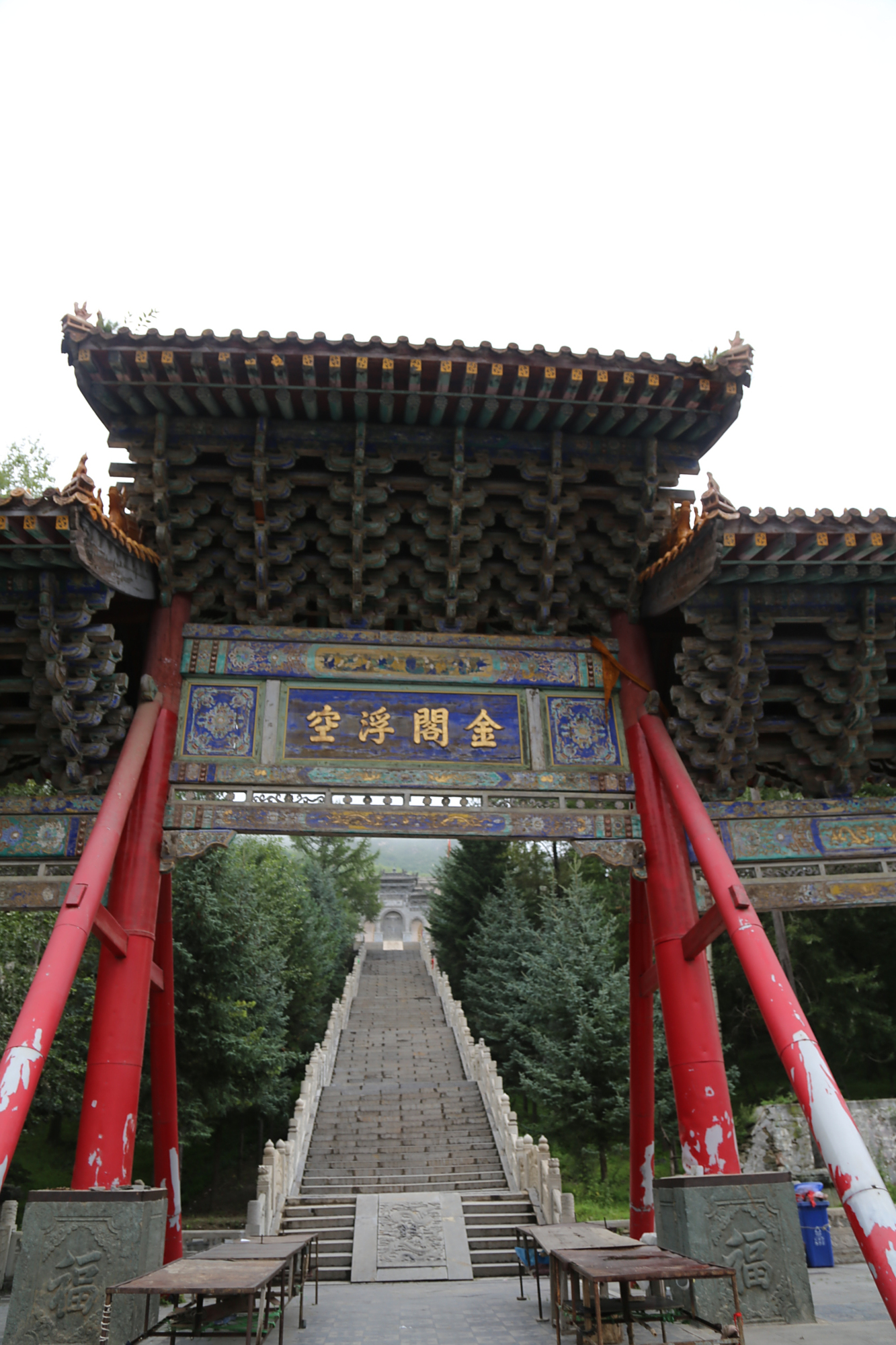 五台山金阁寺千手千眼观世音菩萨铜像是我国明代铜铸珍品