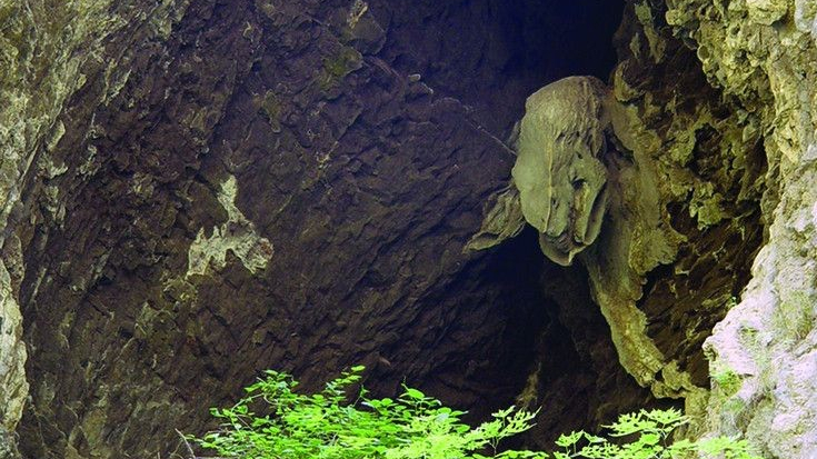 神洞被巨蟒守护千年,传说鬼谷子修炼之地,专家证实神仙存在?