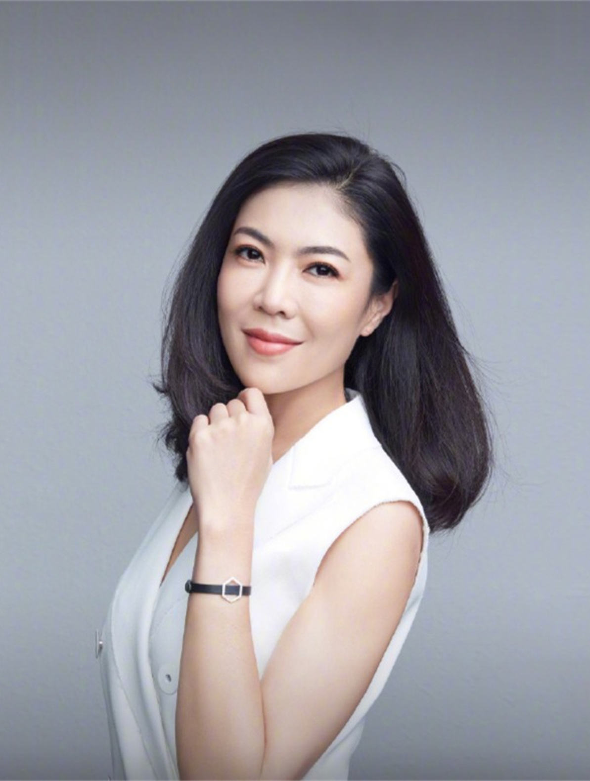 "人走茶凉"苏芒:因骚操作惹怒潘石屹老婆,毁掉伊能静梦幻婚礼4-度小视