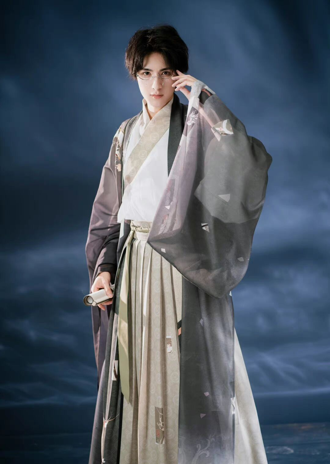 有一种时尚叫"男生穿汉服",本以为会"娘",结果却被帅到了