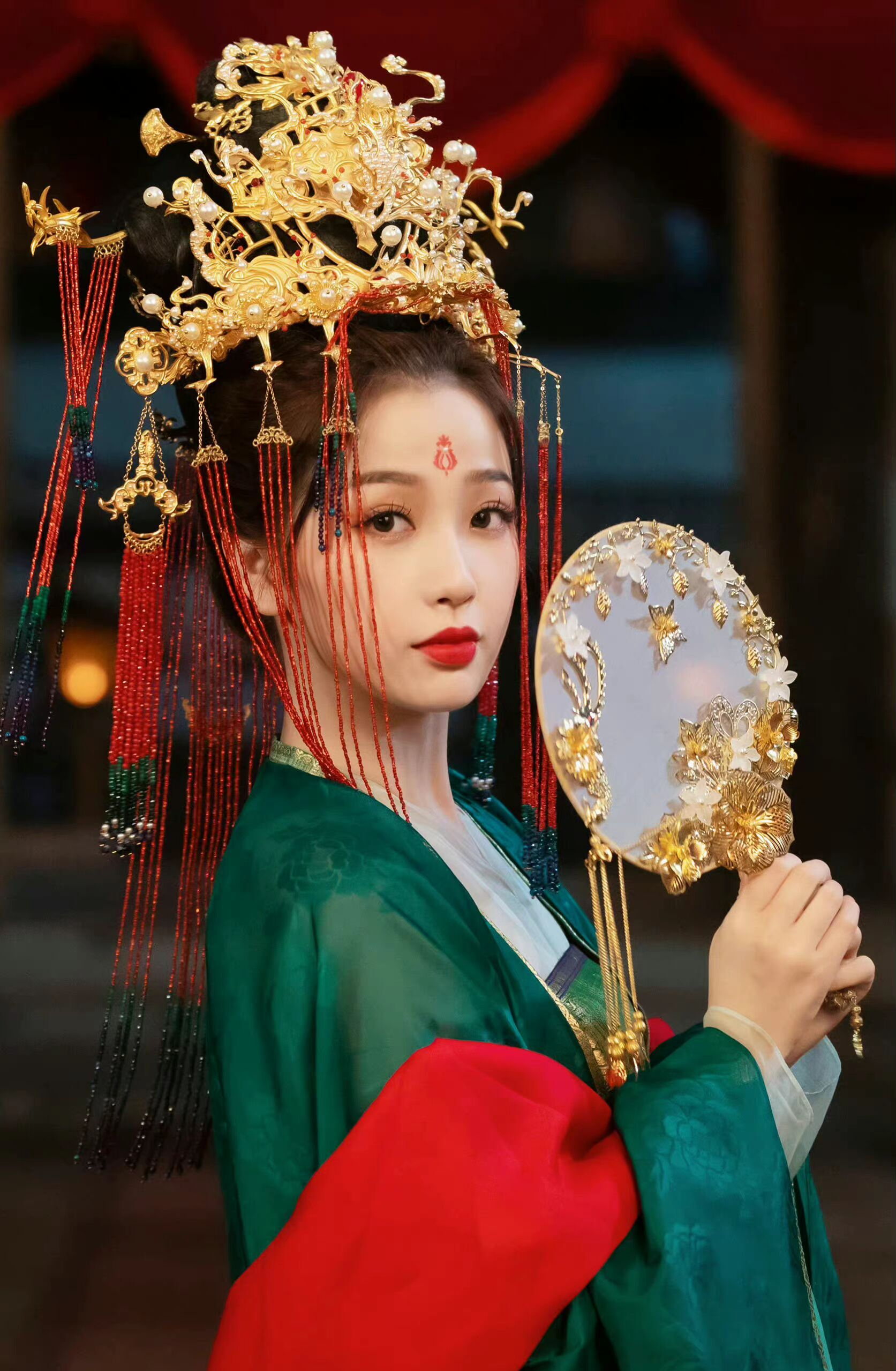 一部剧引领一个潮流!《知否》的婚服,开始变成古装剧的标配了