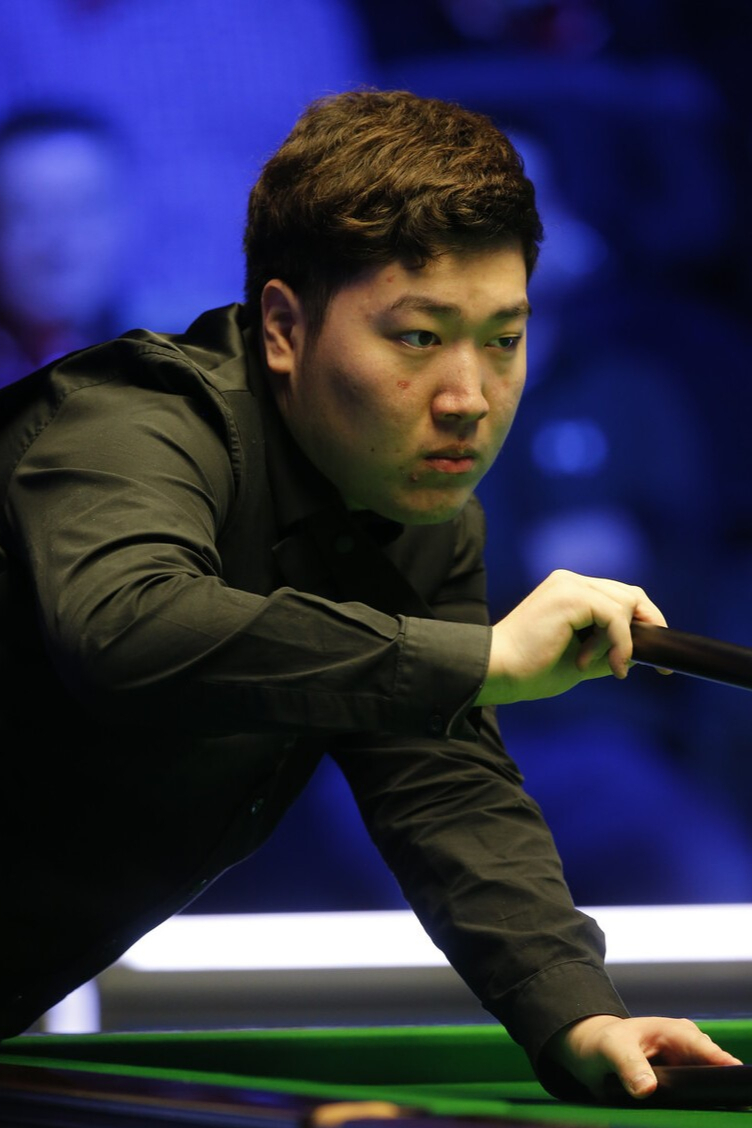 毫无征兆崩盘!颜丙涛2-0领先后三次被零封,连输六局遭巫师逆转