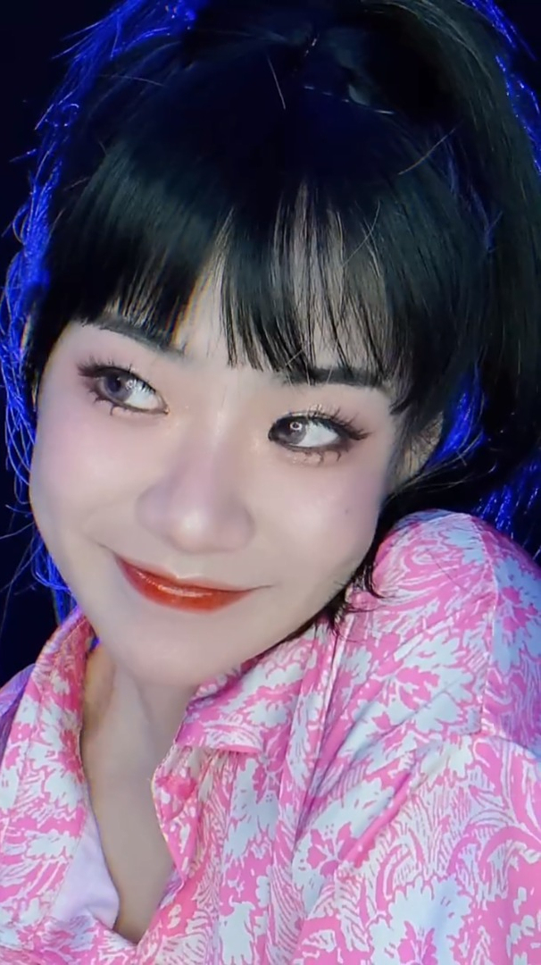 画中人仿妆 俏皮可爱漫画美少女