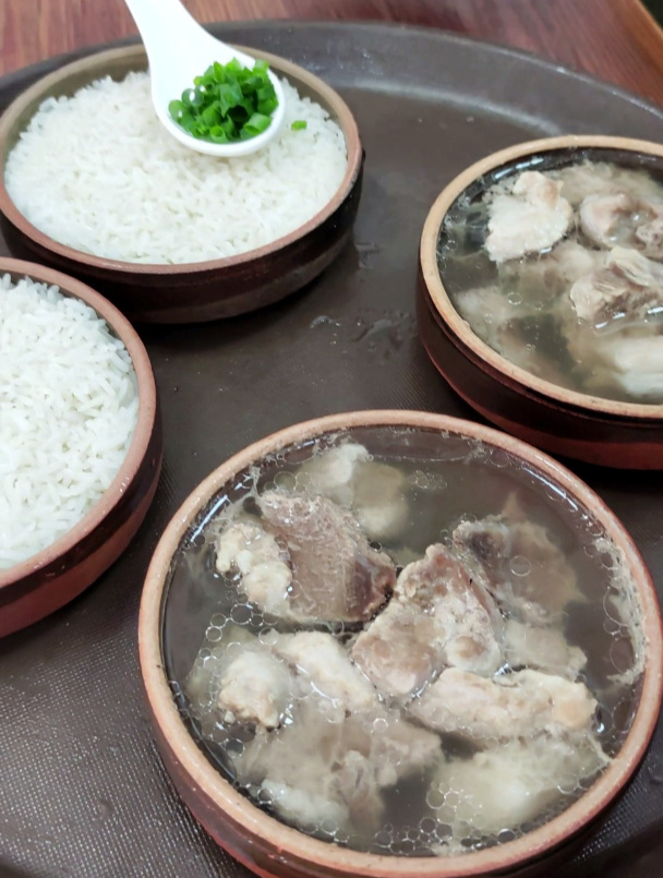 河源龙川猪肉汤饭10元一人一份舒服