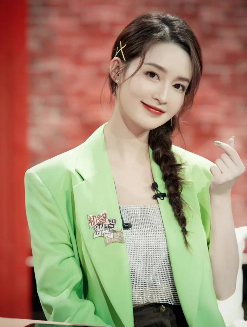 肖战李沁成绯闻绝缘体?五搭都擦不出火花,为何输给了杨紫?