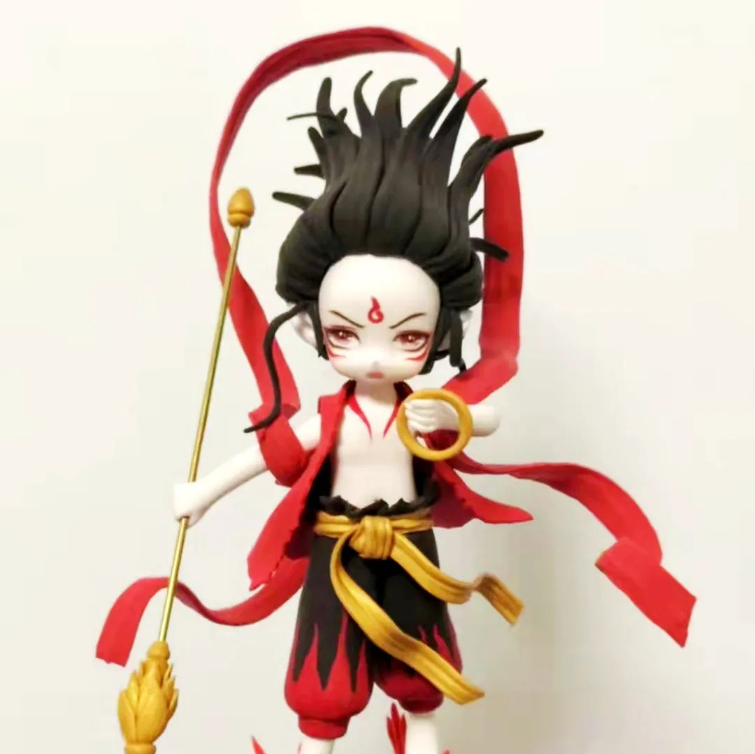 甘肃乡村教师郑冠军用粘土打造二次元手办