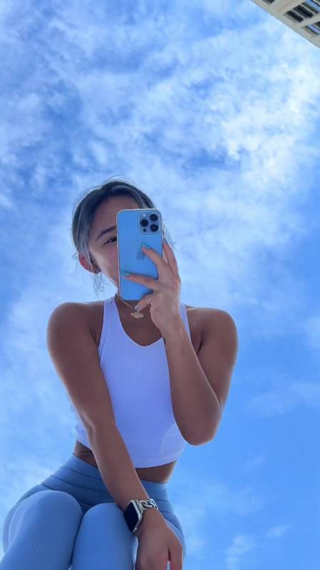 健身房的美女教练,这身材真是太有料了,前凸后翘惹人爱