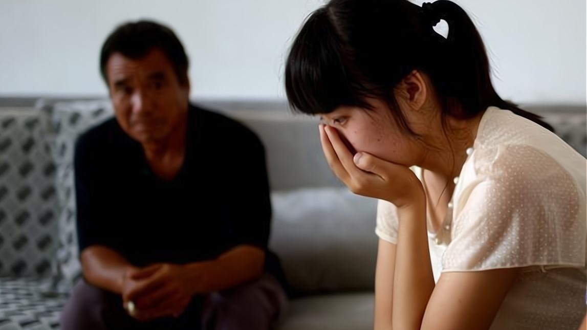 远嫁女的心酸:回娘家探望父母,看见母亲的那一刻,我后悔了