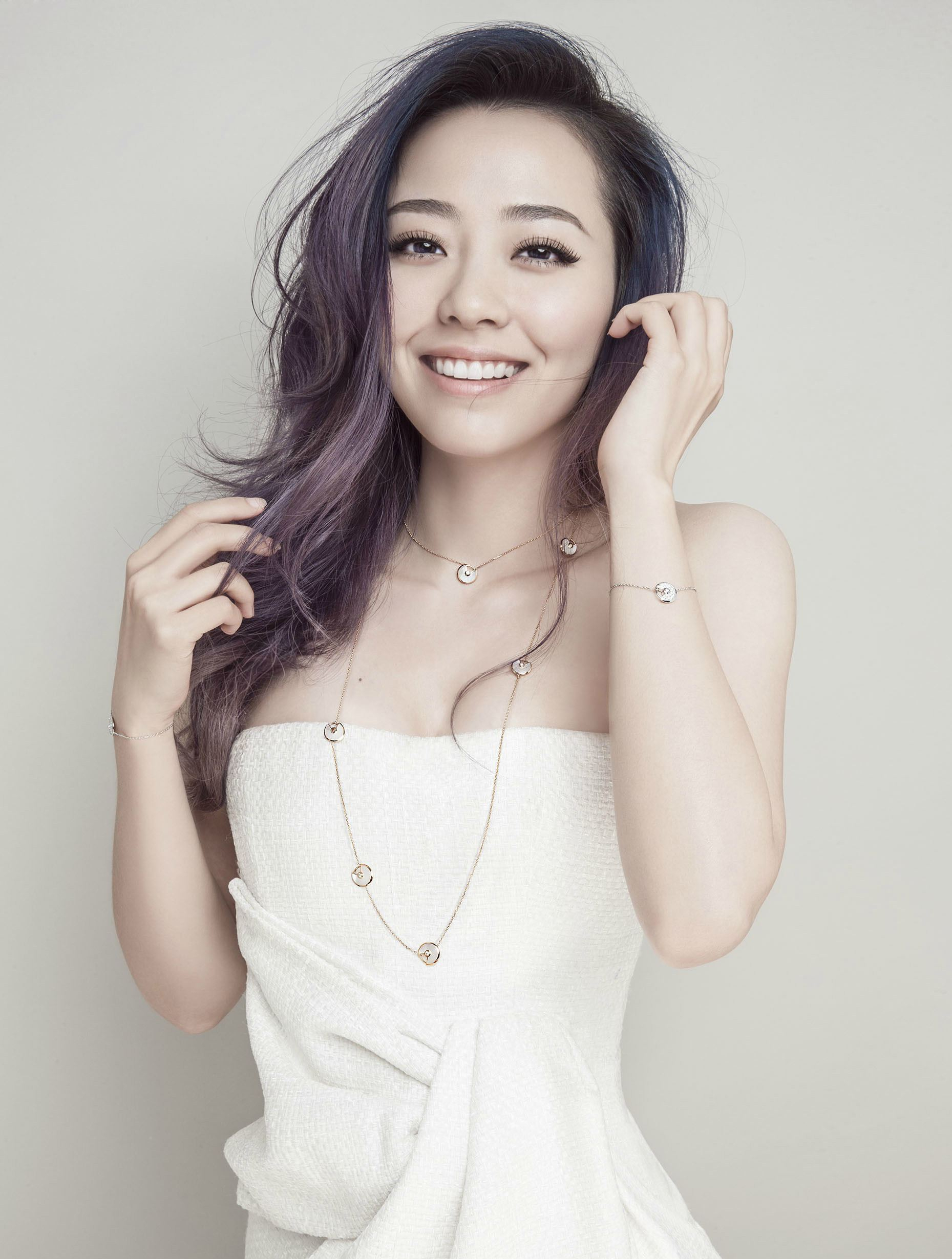 "最惨天后"张靓颖,走红后与老板恋爱被渣,离婚时净身出户3-度小视