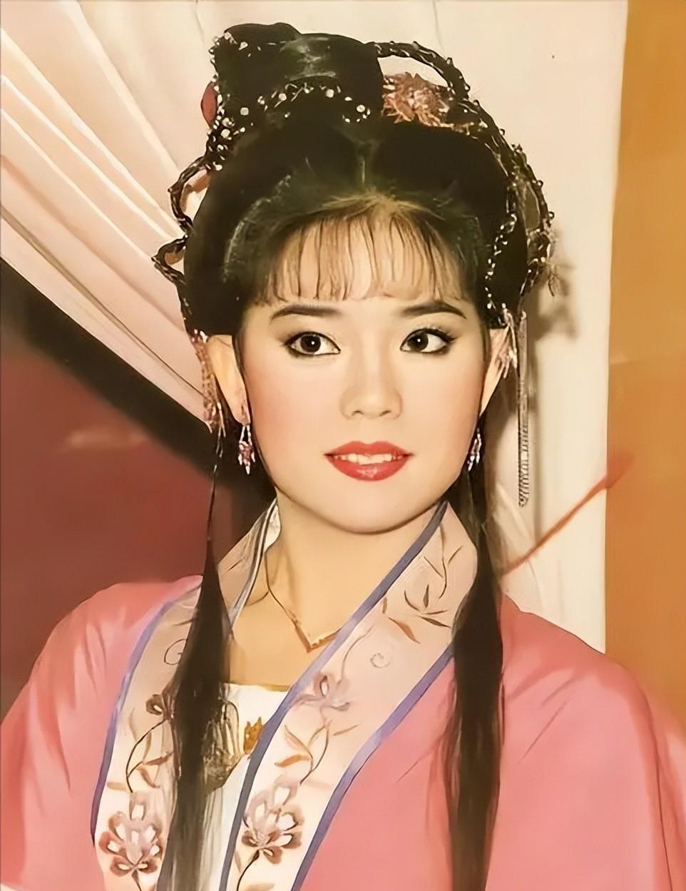 回顾:女星狄莺有多溺爱儿子?