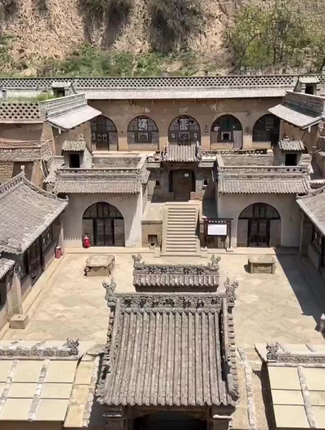 西北第一豪宅陕北姜氏庄园,一座城堡式窑洞庄园,建于清同治年间-度小
