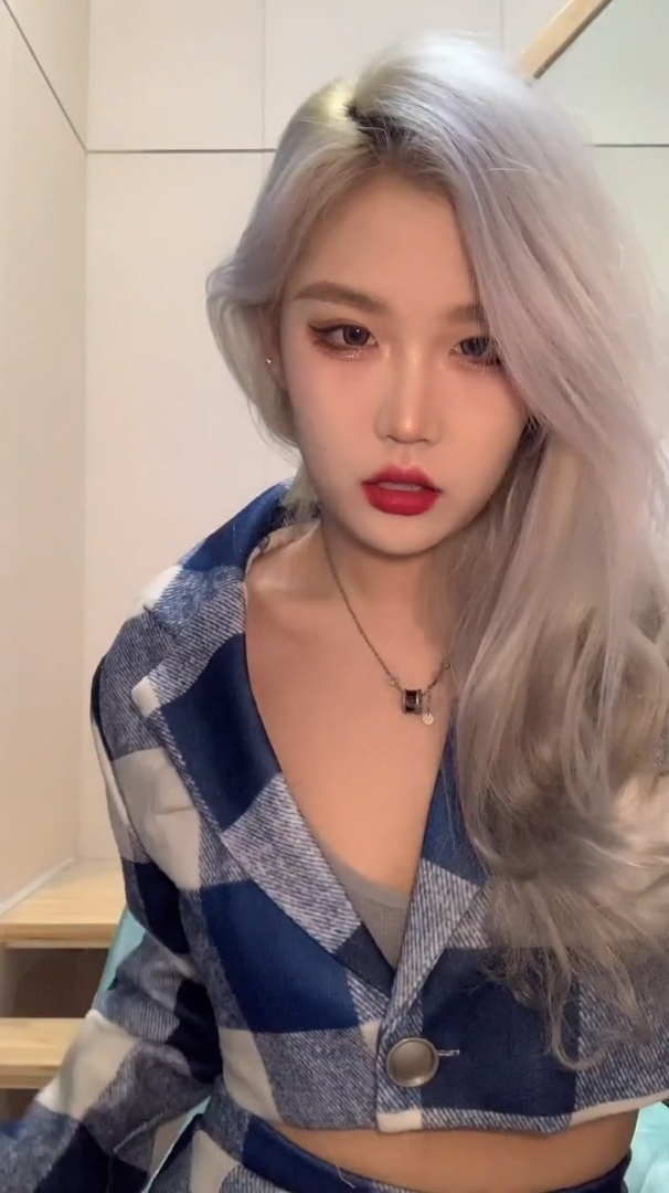 高冷拽姐日常妆容