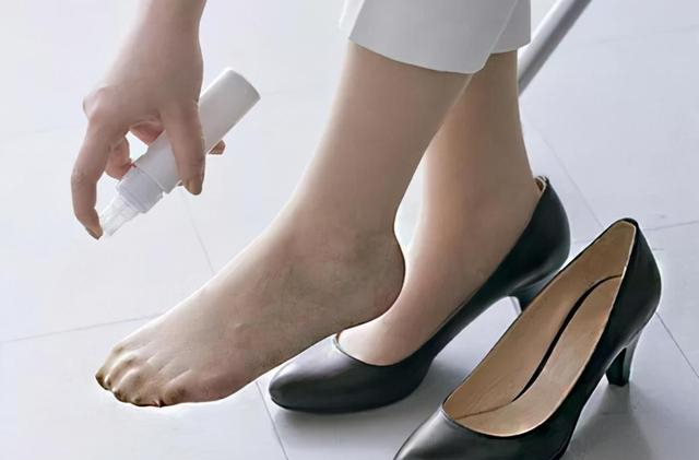 日本人进屋习惯"脱鞋",但脚臭怎么办?处理方法很高明!