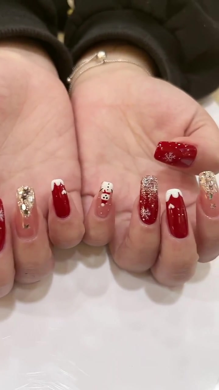 红黑撞色美甲你爱了吗