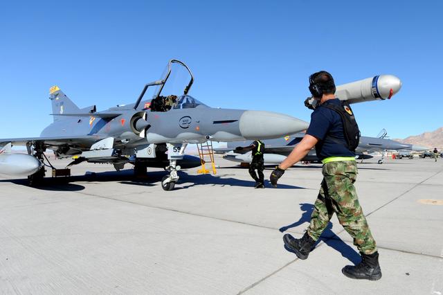 以色列空軍老將,幼獅戰鬥機在哥倫比亞燃燒最後的激情