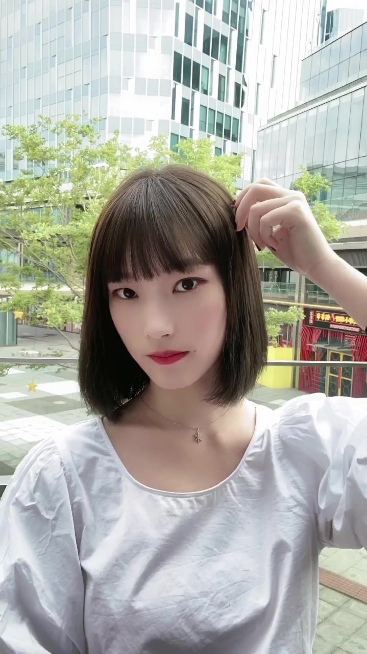 颧骨高,脸长,额头高的脸型剪什么发型-度小视