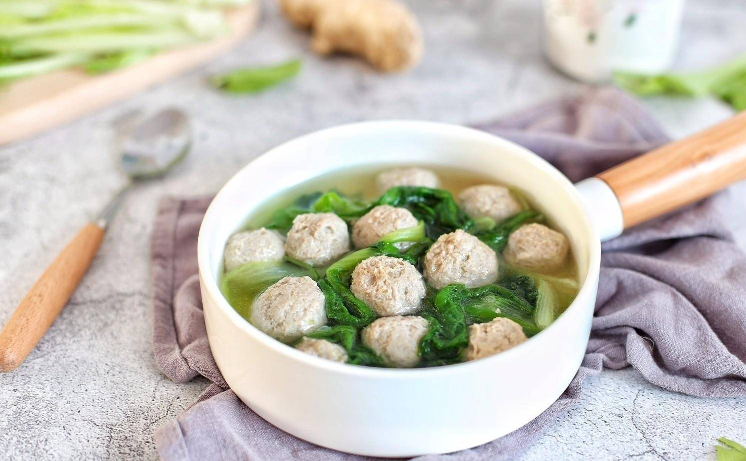 煮肉丸汤时,万万不可直接下锅!多加这1步,汤鲜肉嫩,不散不柴