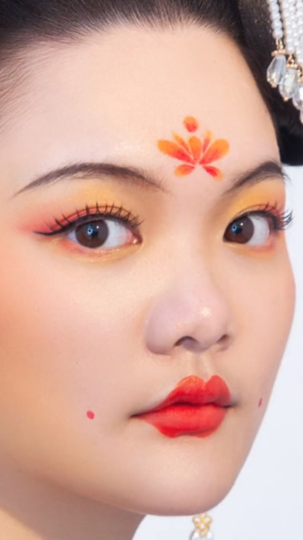 古风花钿教程 国风合伙人 古风妆容 成都化妆学校-度小视