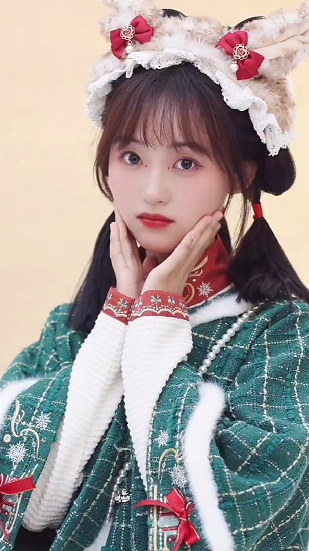 双酒窝的女孩,笑起来那一刻