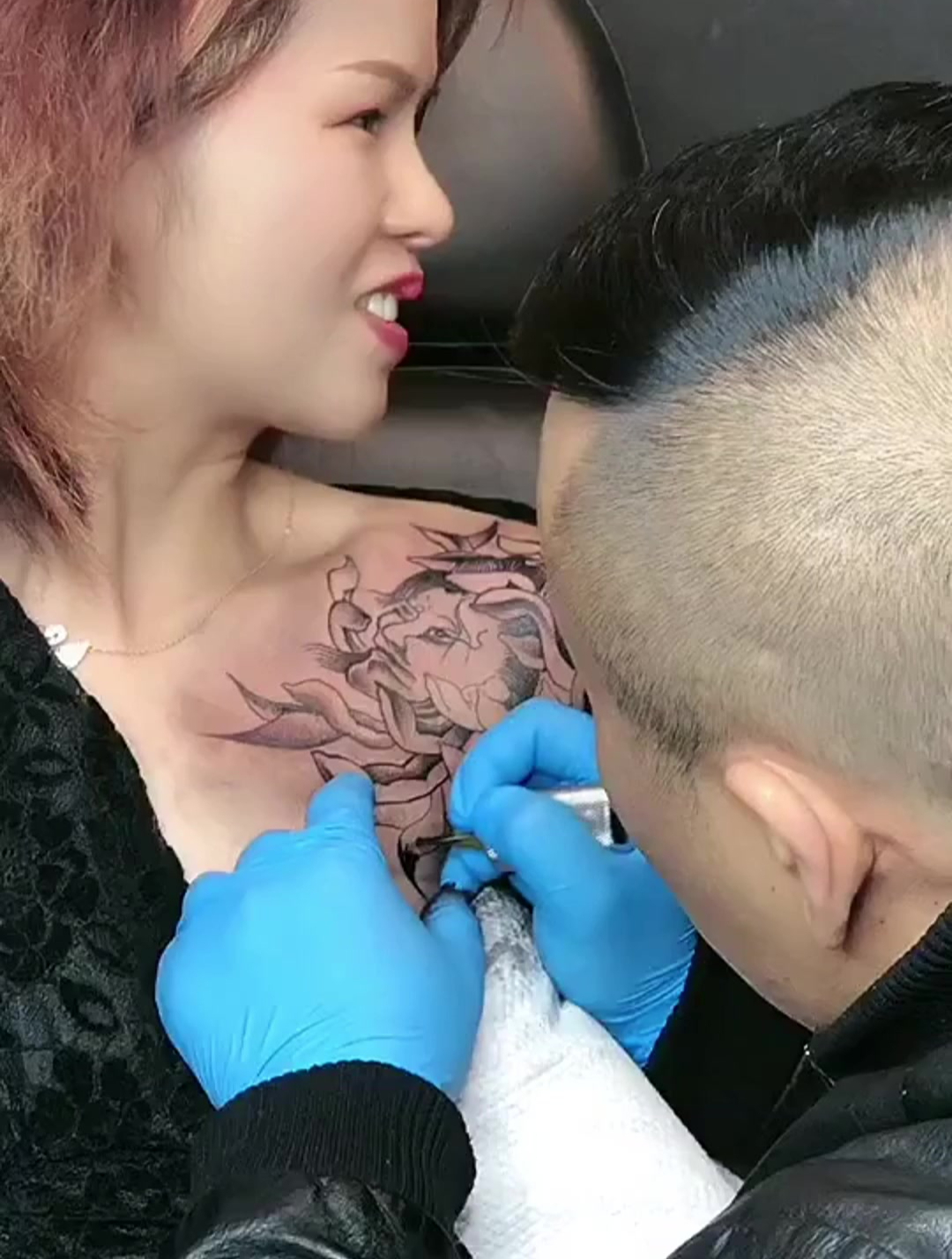 小姐姐一定是有故事的人,就连纹身也要与众不同,看着羡慕