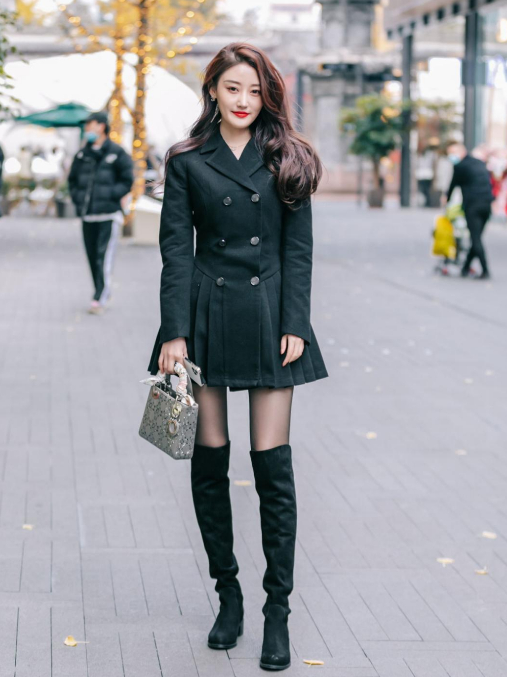 成都女生真是时髦精,瞧瞧她们的"冬季街拍",又美又飒又好看