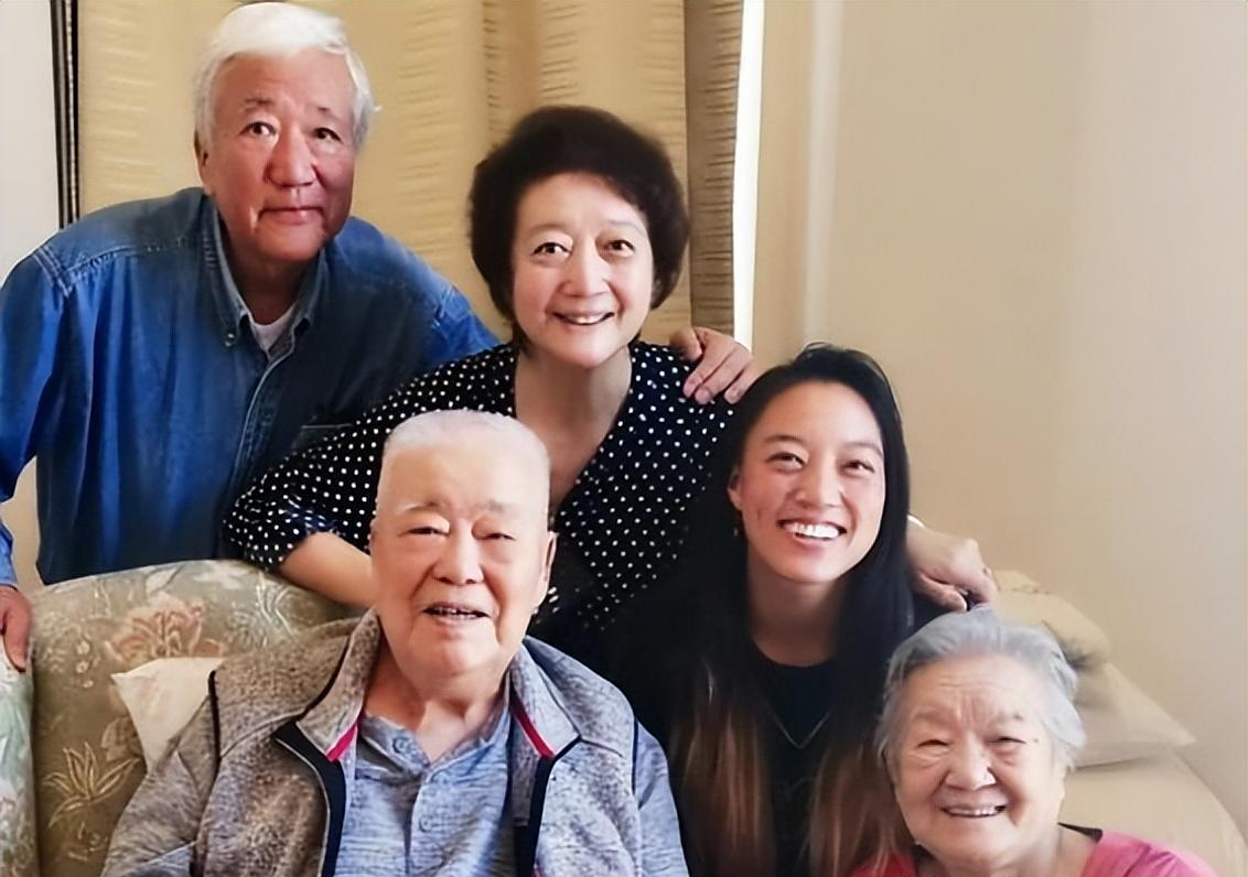 著名演员于洋晚年丧子女儿远嫁国外他将歌唱家儿媳当女儿