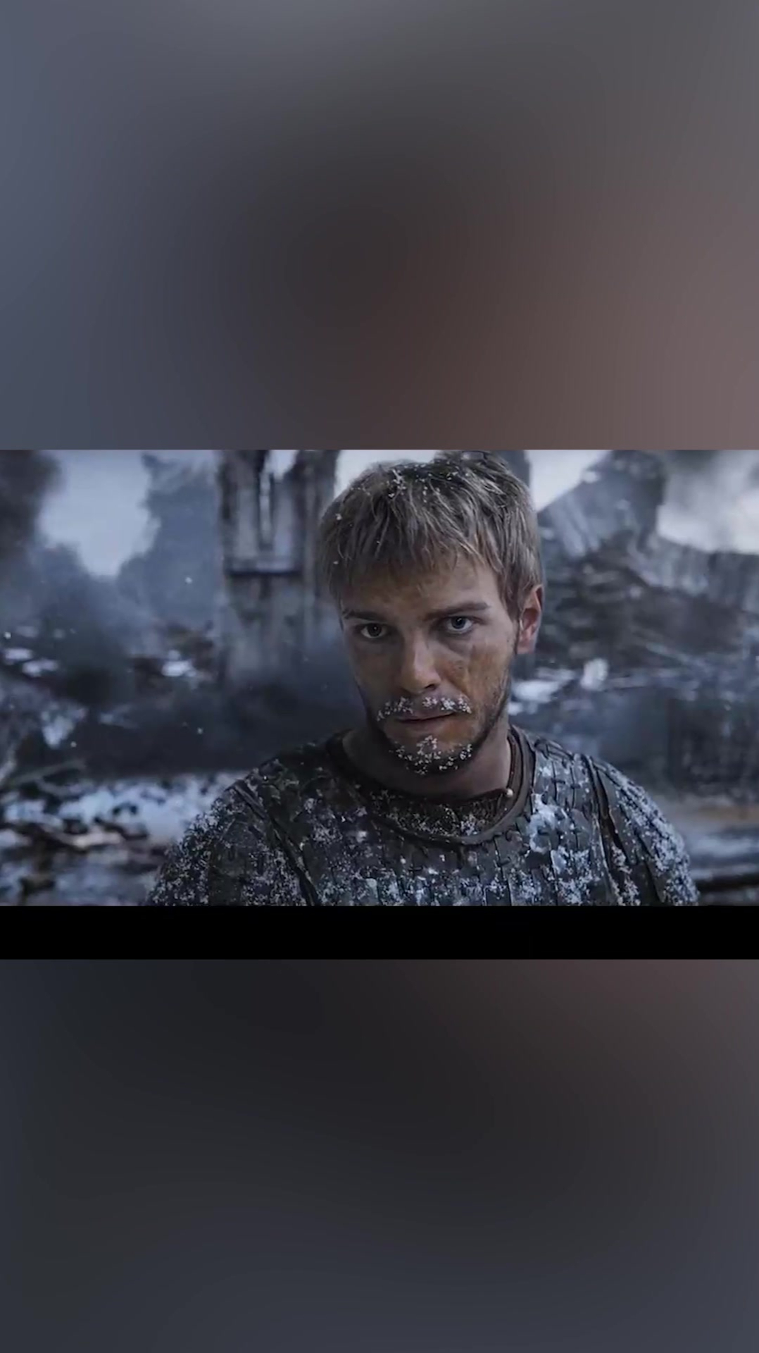 怒战狂心:男子满眼惆怅