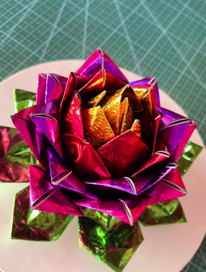 莲花纸18×18镭射纸 手工折纸教程-度小视