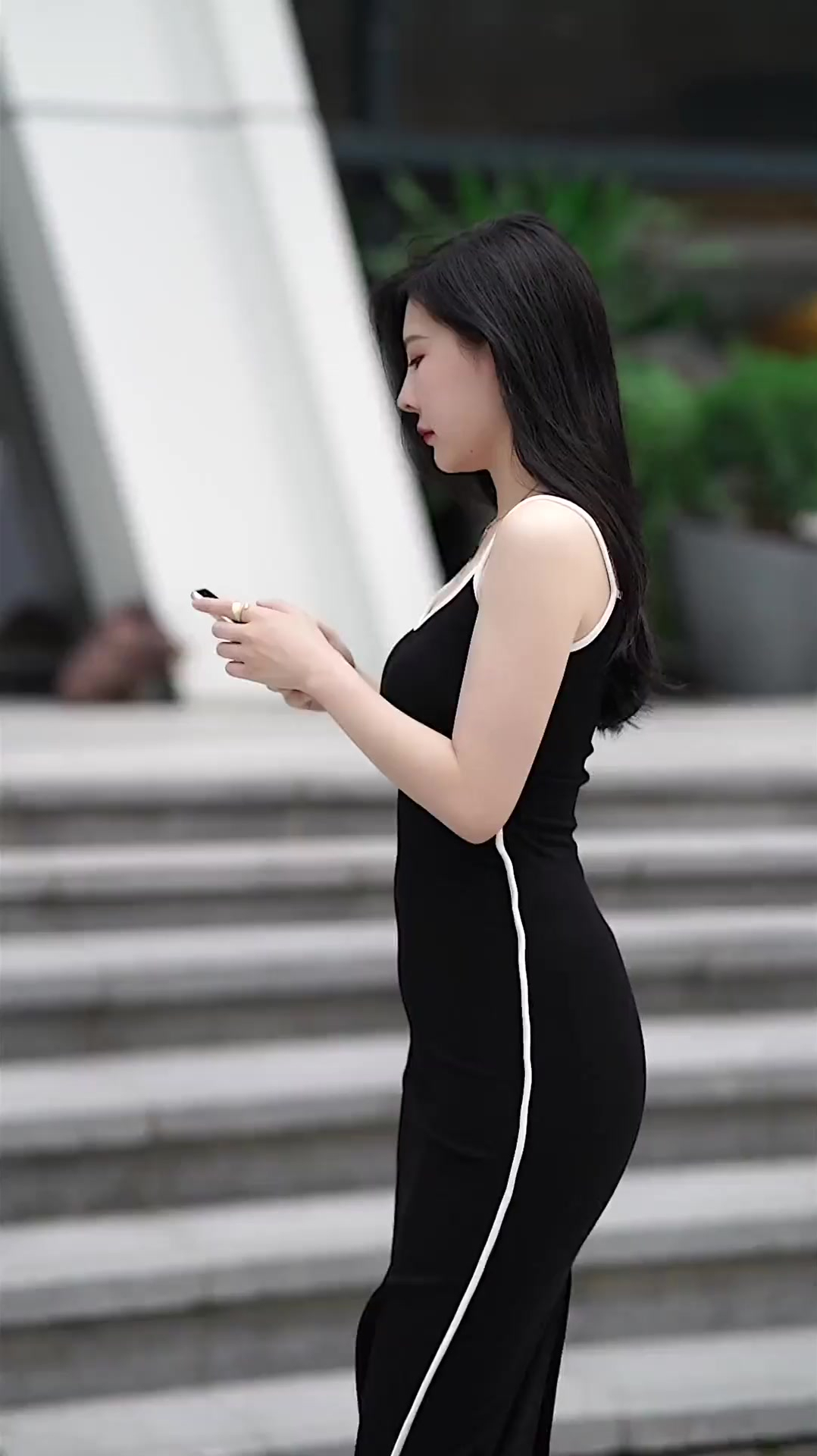 街拍女神,这身材亭亭玉立,真美