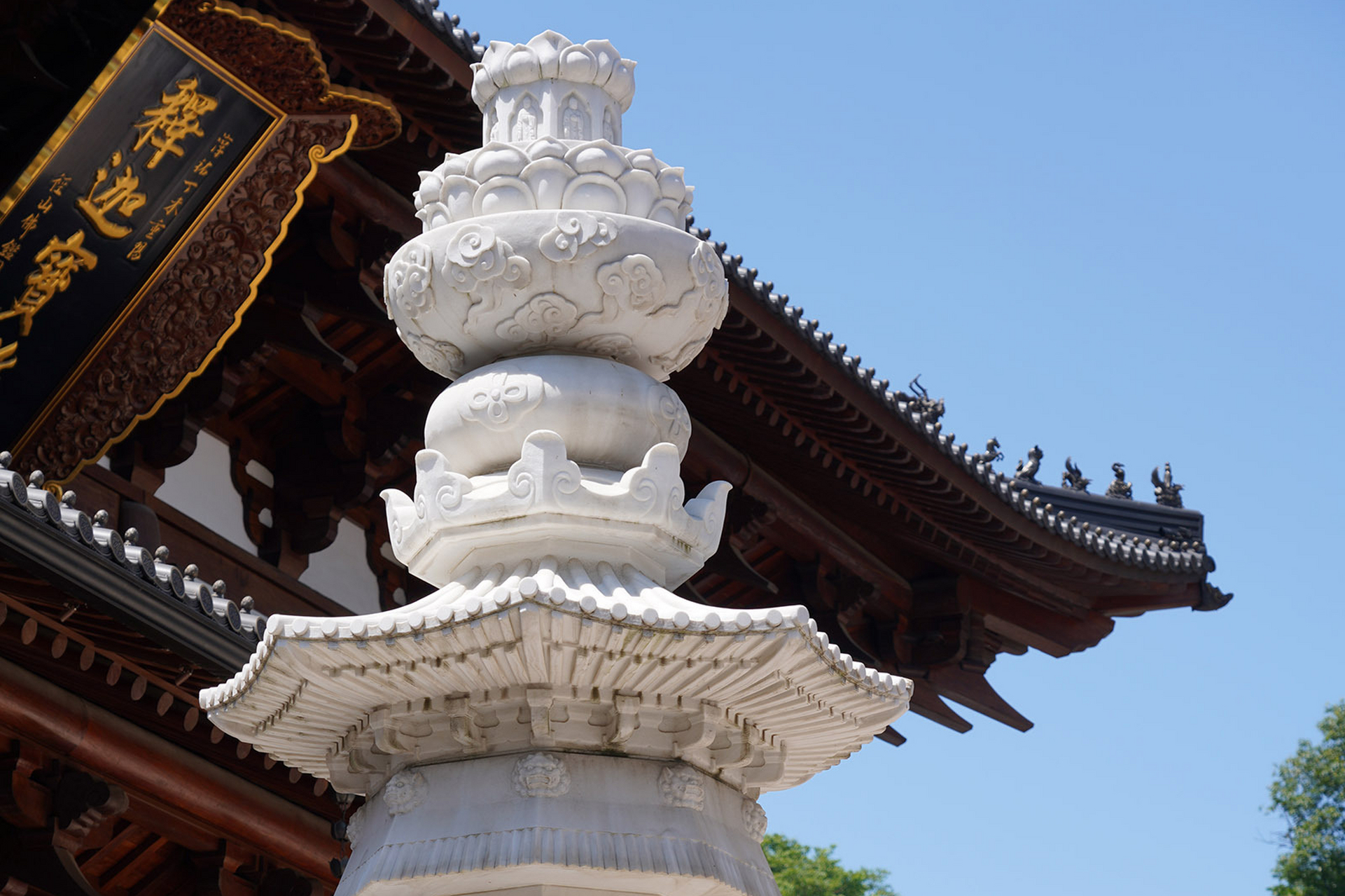 经幢是古老的石雕艺术,每一座都承载着历史的烙印.