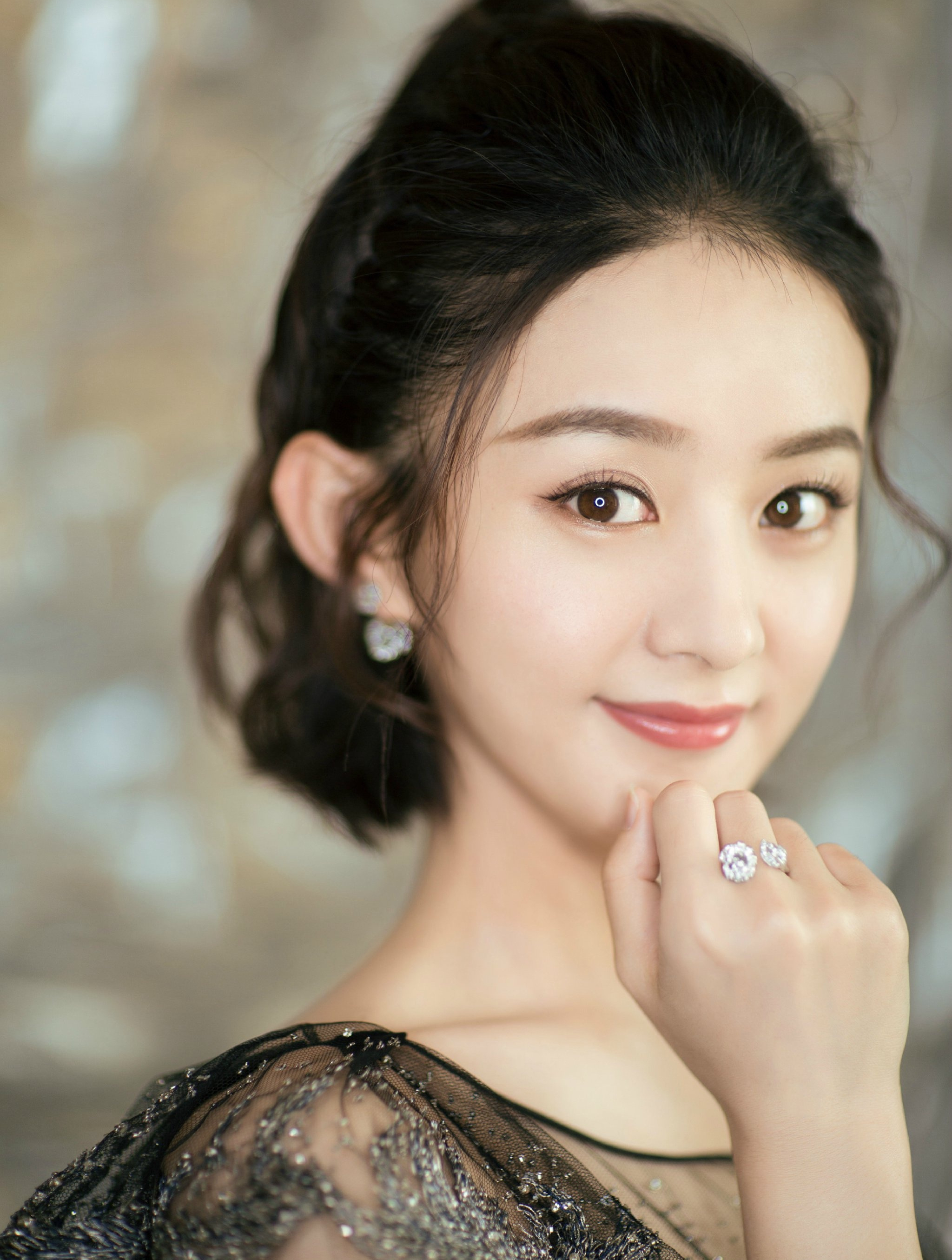 赵丽颖前经纪人曝黑料:她哭着保证以后"不干那事儿"2-度小视