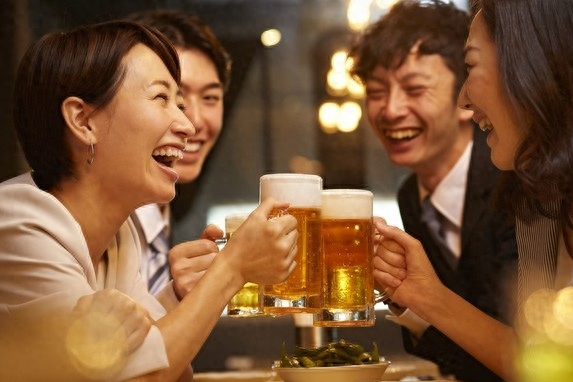 多年不交往的同学请客我临时有事没去成后来直呼幸亏没上当