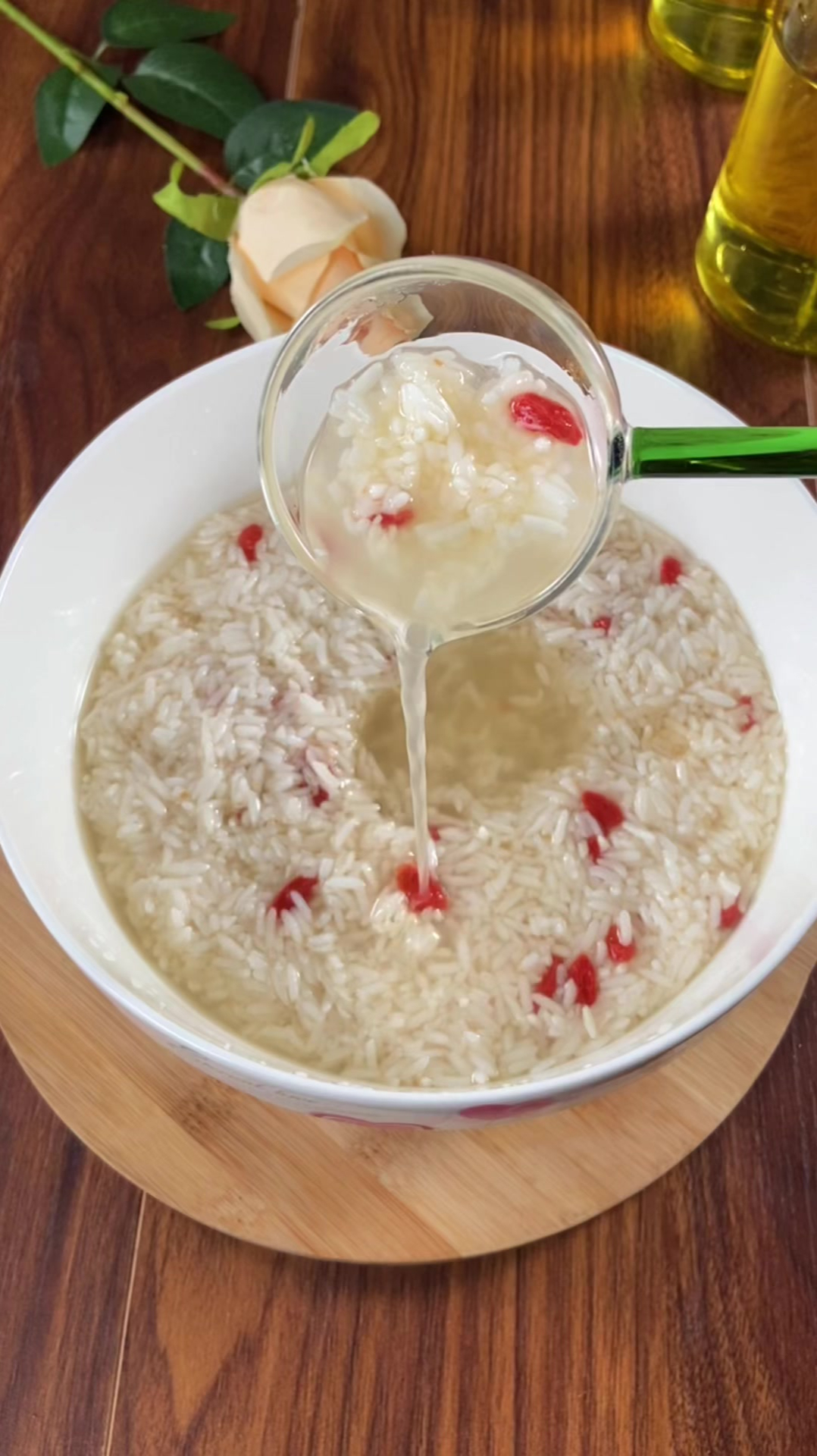 在家做枸杞甜酒味道甘甜还健康卫生