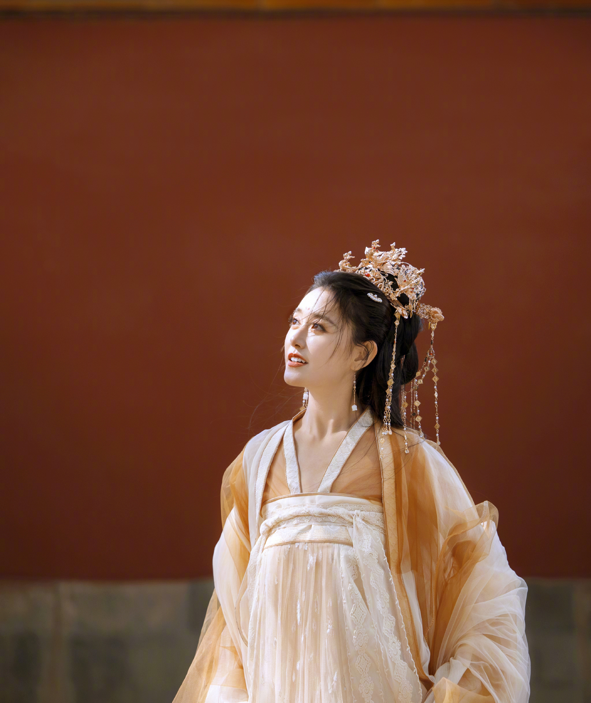 当蒋依依的古装造型放在小说里:她一定是皇帝忘不掉的丞相女儿!