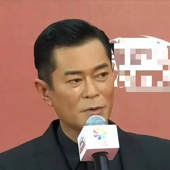 回顾王鸥变面瘫宁静扎900针,明星里的打针族,掀开娱乐圈遮羞布