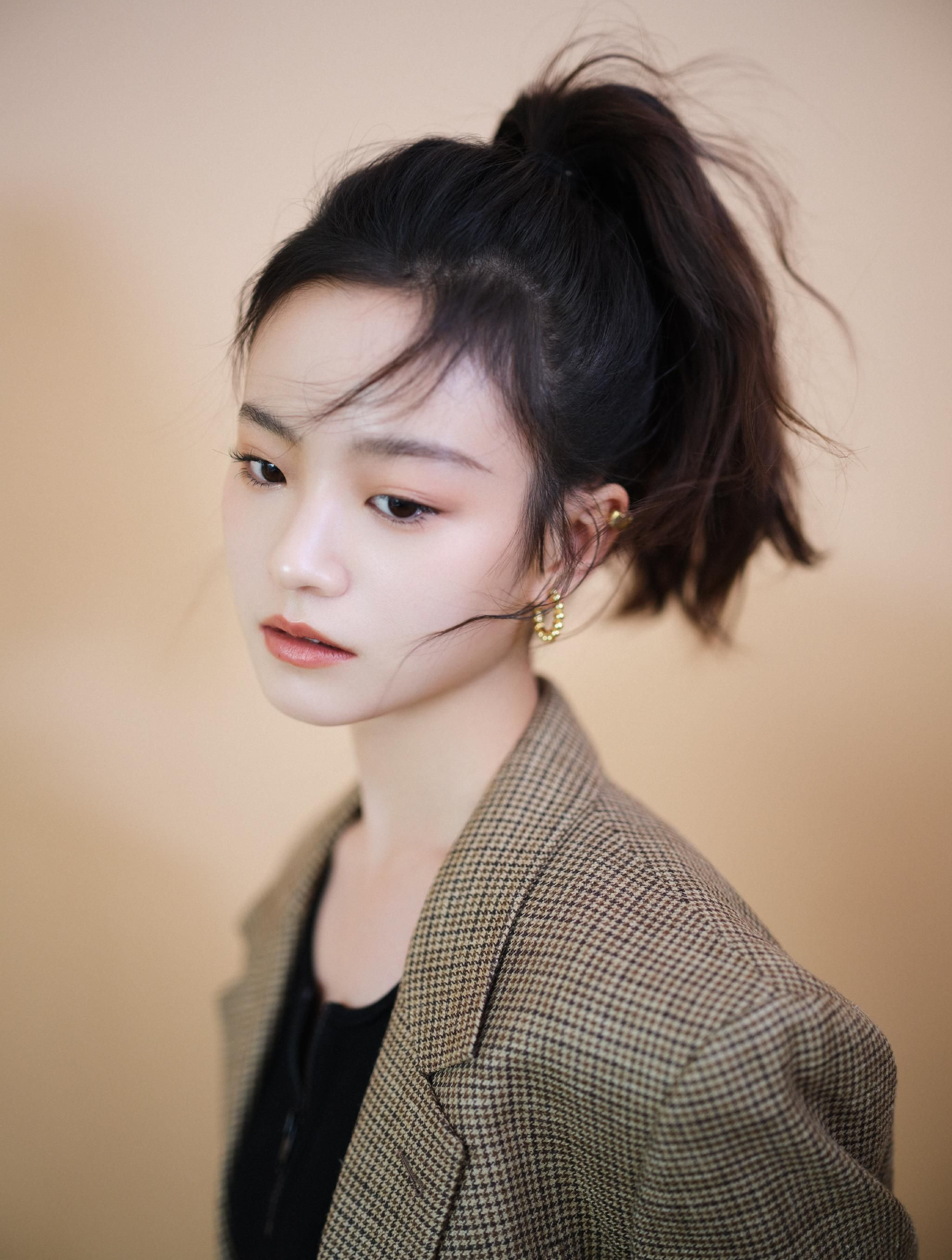 "素质欠缺"李庚希,倪萍走后门助她上学,因乱扔烟头人设崩塌3-度小视