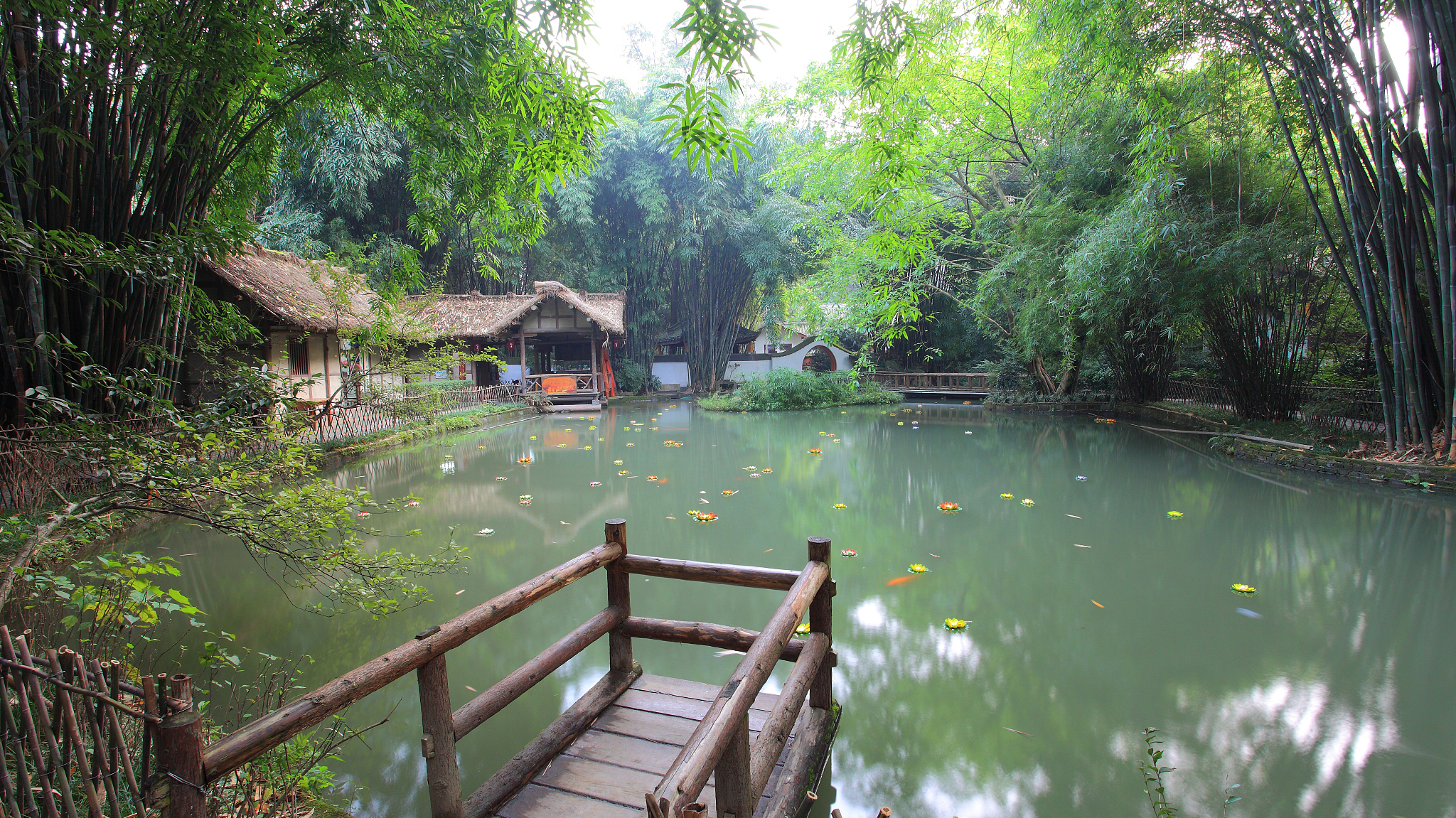 雍陶凭吊浣花草堂,写下一首缅怀诗圣的七律,读来让人感动