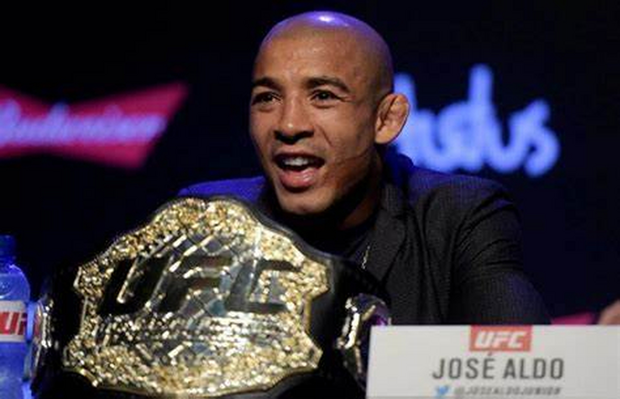 何塞·奥尔多(josé aldo,1986年9月9日—)是一名已退役的巴西综合