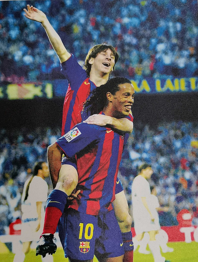 "当小罗背起梅西的那一刻,战歌响起……"3-度小视