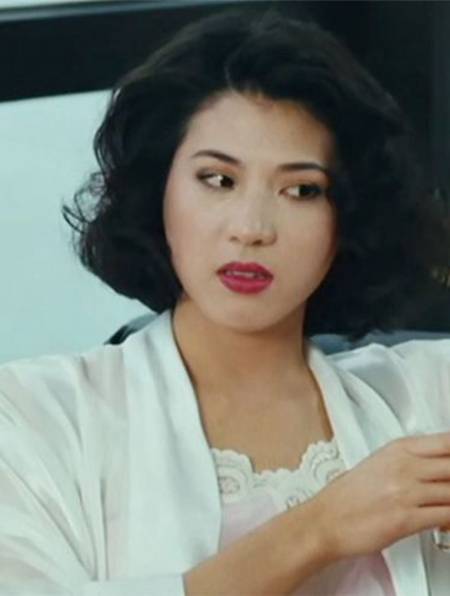 亚洲小姐邱月清的风花雪月,没有金主硬捧便选择性感路线-度小视