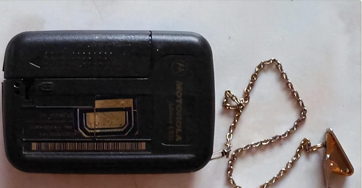 90年代火遍全国的bb机曾一台卖两千现在用它还有信号吗