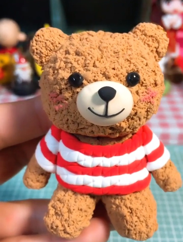 超级简单的黏土小熊,天冷了,记得添加衣服,别感冒了-度小视