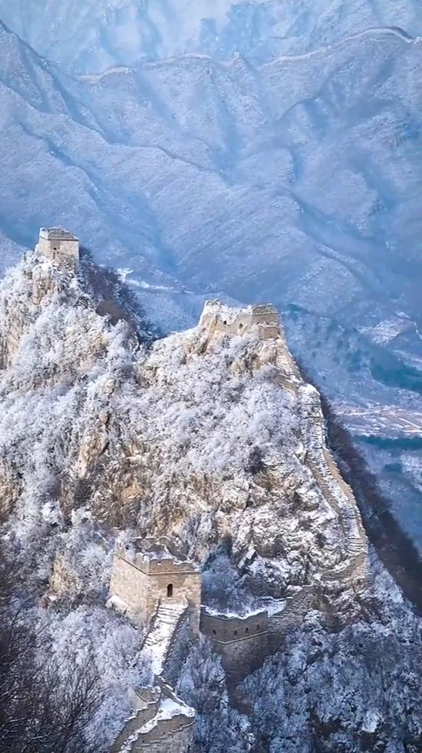 北京多区已下雪,雪后的箭扣长城