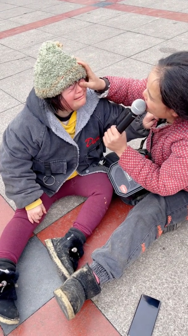 贵州彝土豆 自己的世界里