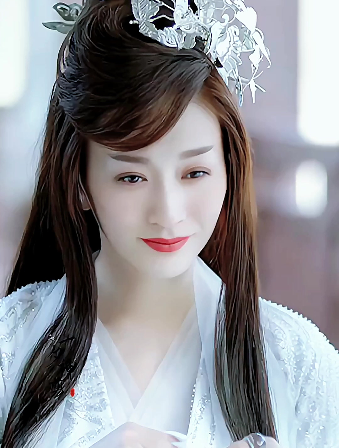 李小冉古装造型被吐槽像巫婆,9年前的民国剧,才是她的颜值巅峰