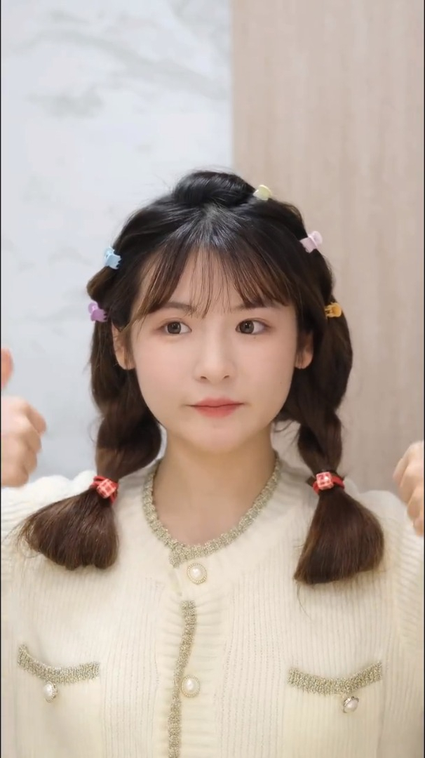 好看的双马尾麻花辫