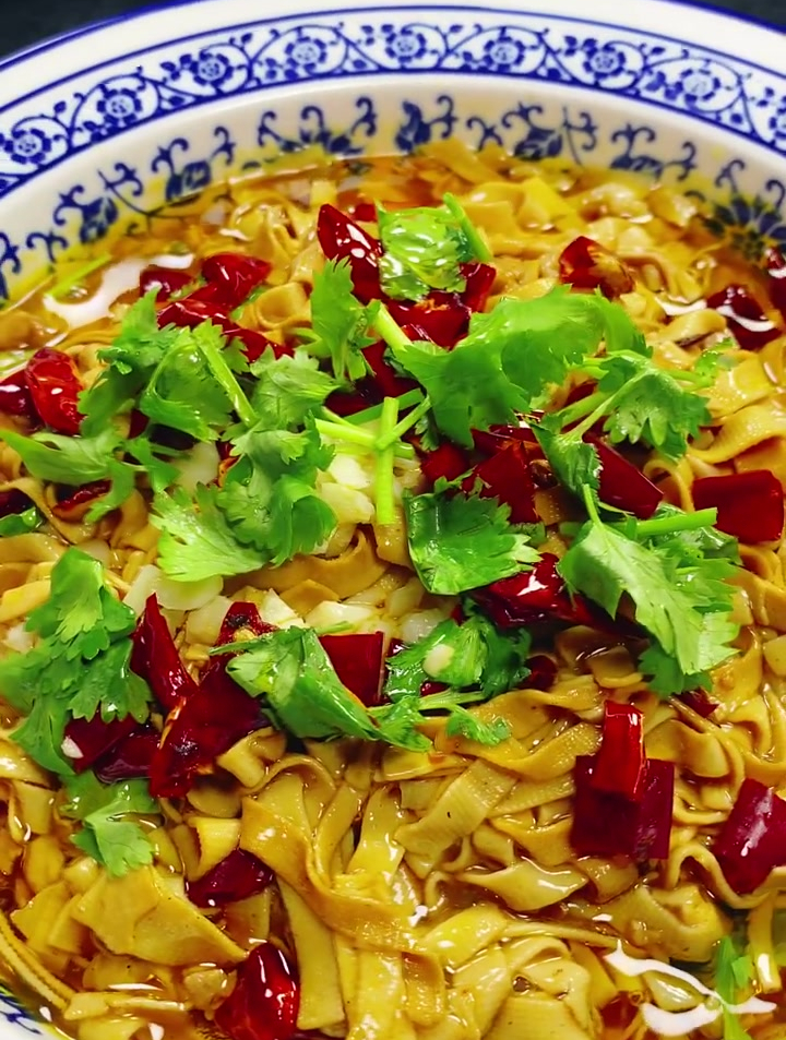 油泼干豆腐,简单好做,大家都来做一做,你学会了吗?-度小视