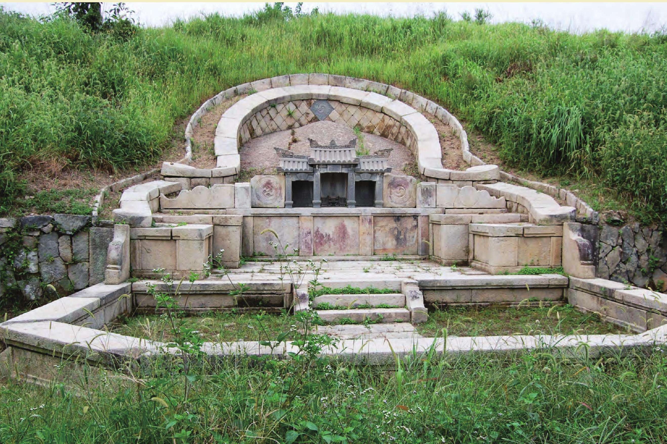 "取消土葬"势在必行?农村朋友需留意,往后村里坟地进行统一处理